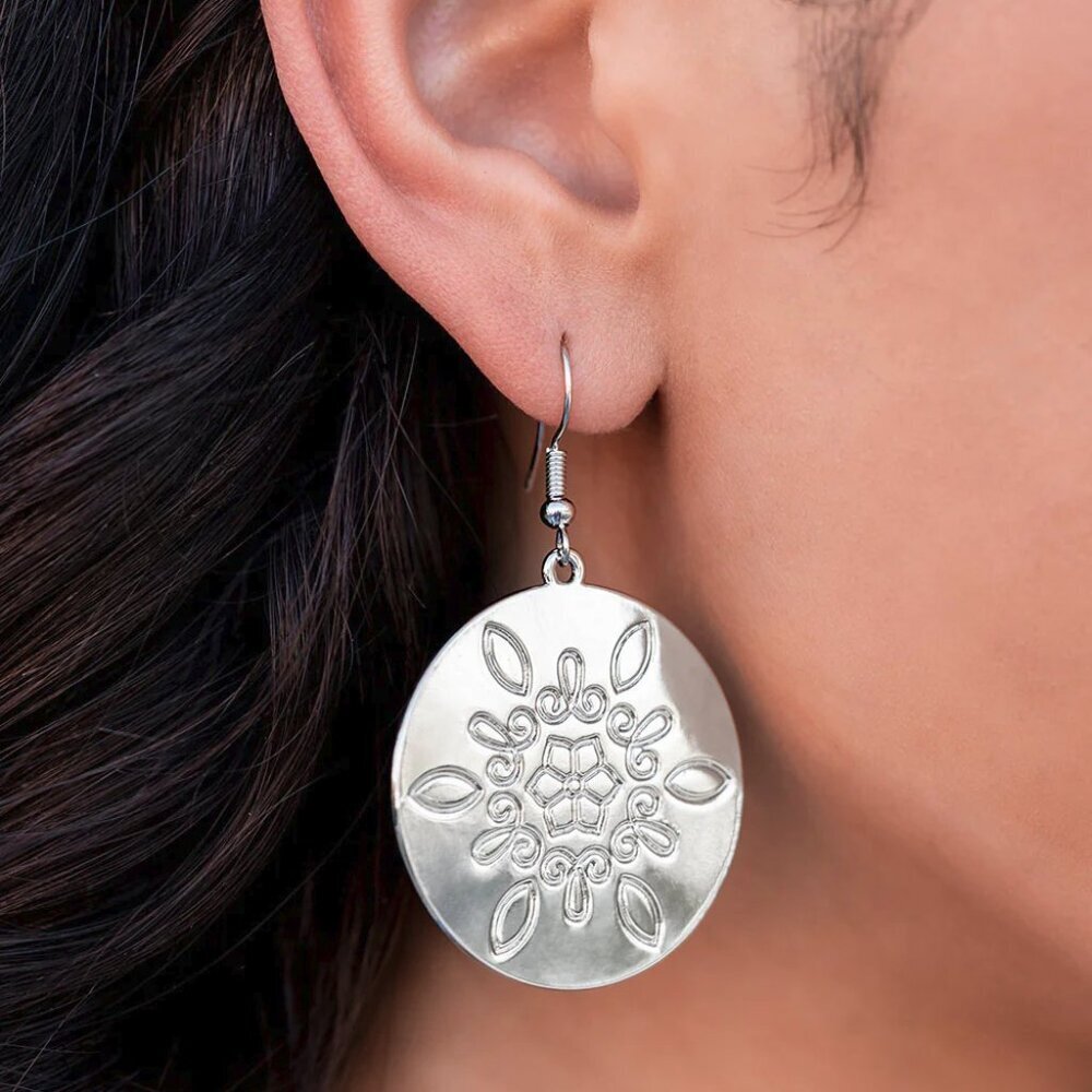 Paparazzi Jewelry Accessories - Tidal Taste - Silver Earrings - Vintage